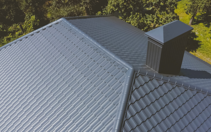 Nowoczesny dach – montaż blachy trapezowej